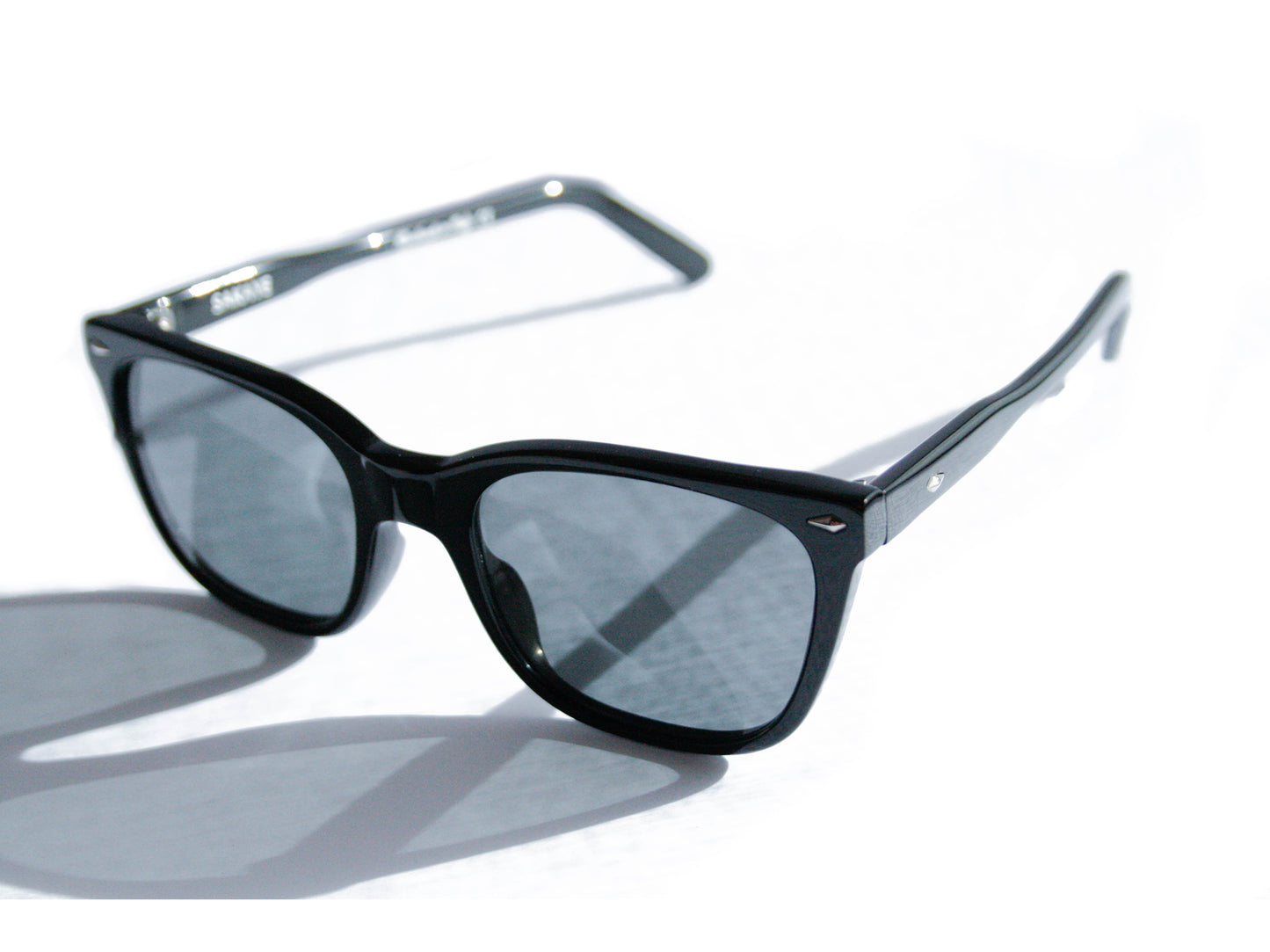 Postmodern Polarised Black