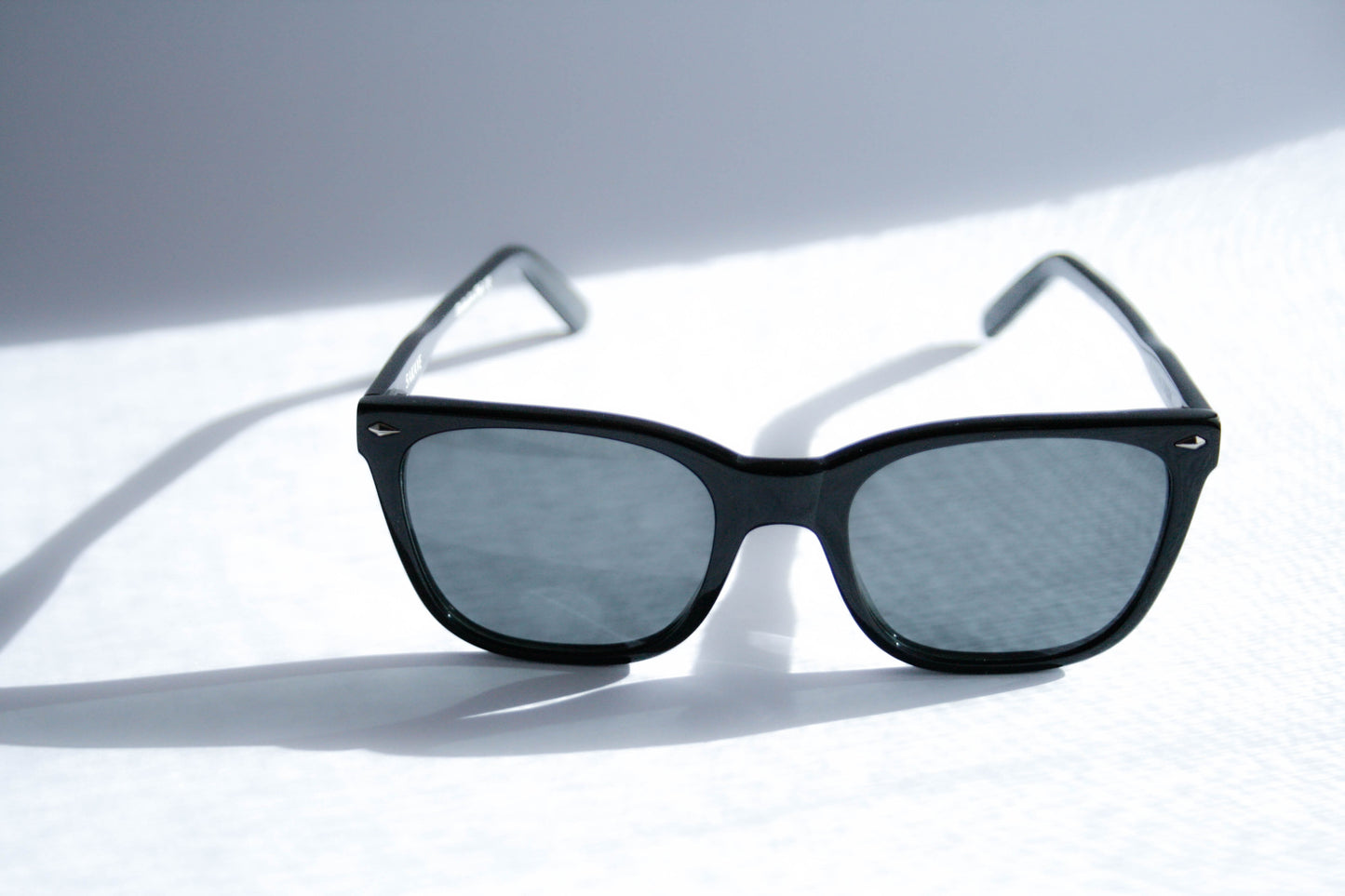 Postmodern Polarised Black